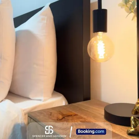 1 Bedroom City Centre Apartment Near The University And Bodleian Library By Spencer And Jackson Short Lets & Serviced Accommodation Oxford Buitenkant foto