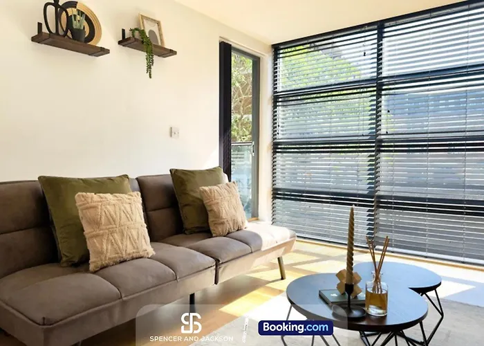 1 Bedroom City Centre Apartment Near The University And Bodleian Library By Spencer And Jackson Short Lets & Serviced Accommodation Oxford