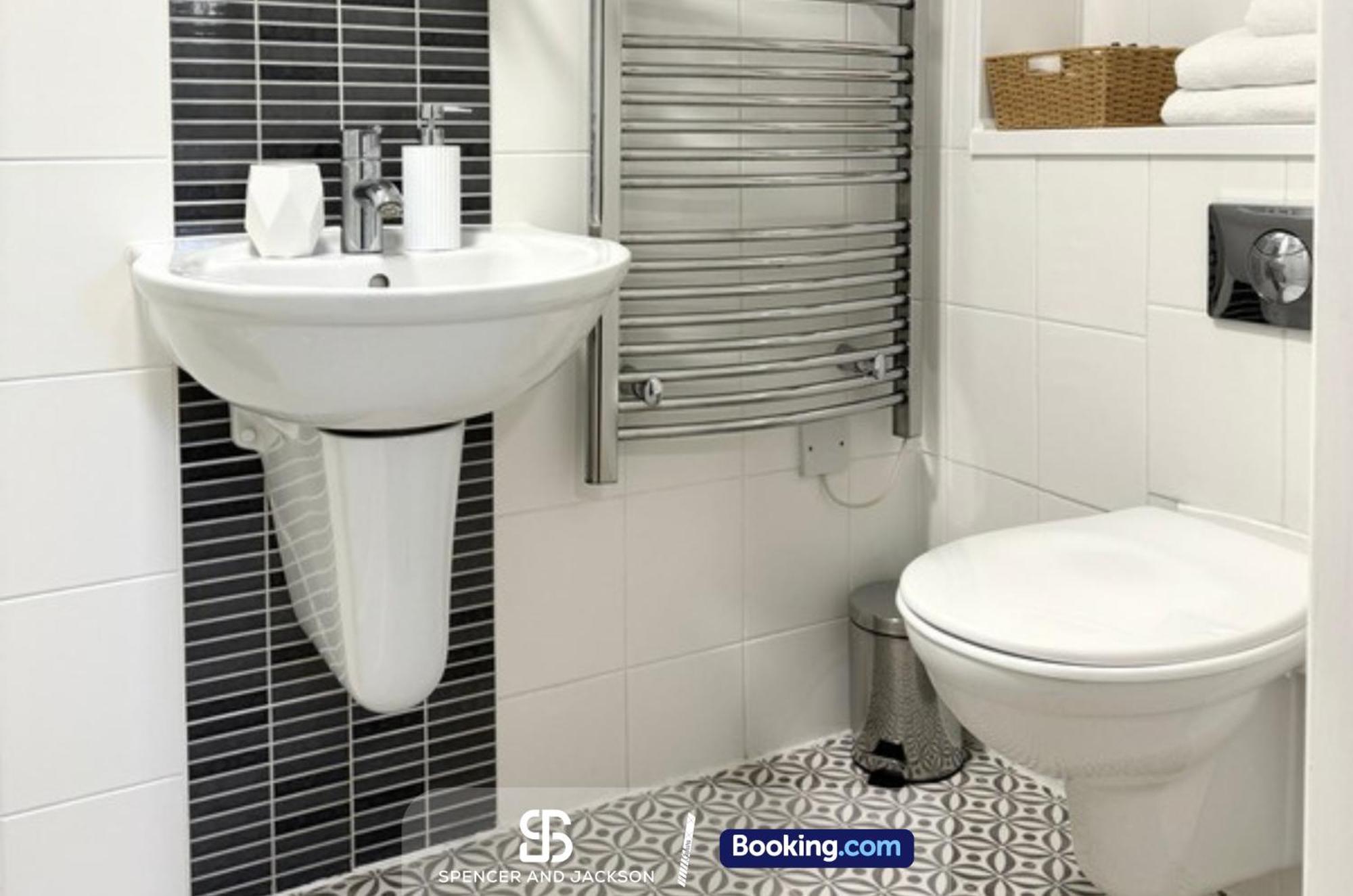 1 Bedroom Centre Near The And Bodleian Library By Spencer And Jackson Short Lets & Serviced